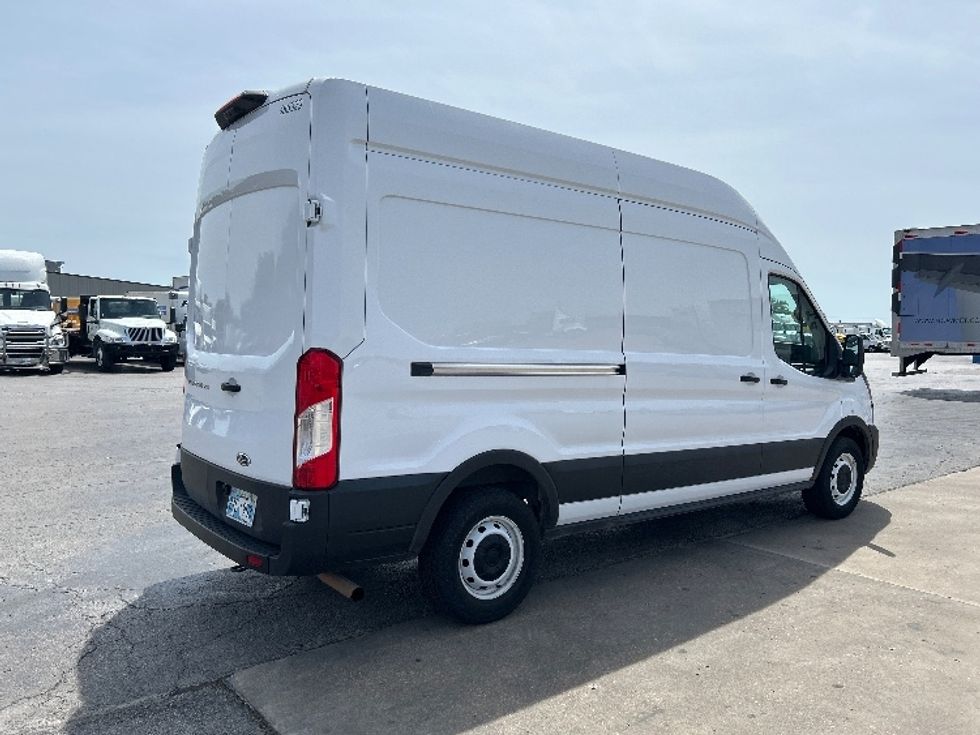 Cargo Van (Panel Van)-Light and Medium Duty Trucks-Ford-2021-Transit 250-Oklahoma City-OK-50,000\n\t\tmiles-$ 47,000 - Image 9