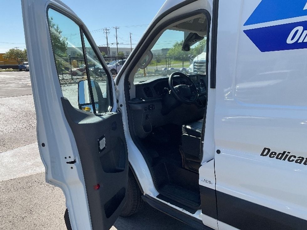 Cargo Van (Panel Van)-Light and Medium Duty Trucks-Ford-2021-Transit 250-Oklahoma City-OK-84,172\n\t\tmiles-$ 35,500 - Image 13