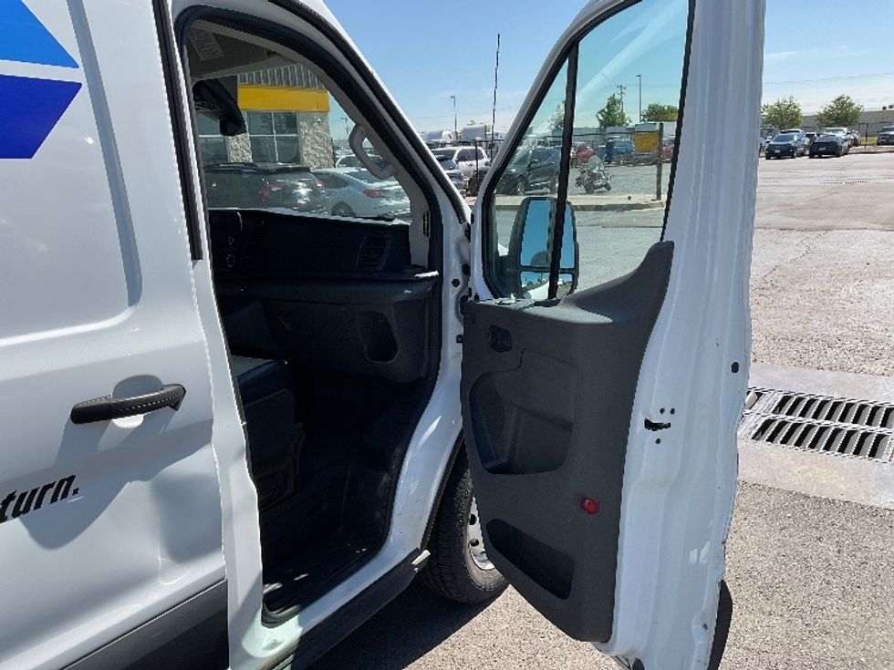 Cargo Van (Panel Van)-Light and Medium Duty Trucks-Ford-2021-Transit 250-Oklahoma City-OK-84,172\n\t\tmiles-$ 35,500 - Image 16
