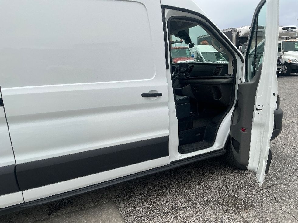 Cargo Van (Panel Van)-Light and Medium Duty Trucks-Ford-2021-Transit 250-Orlando-FL-98,242\n\t\tmiles-$ 33,500 - Image 20
