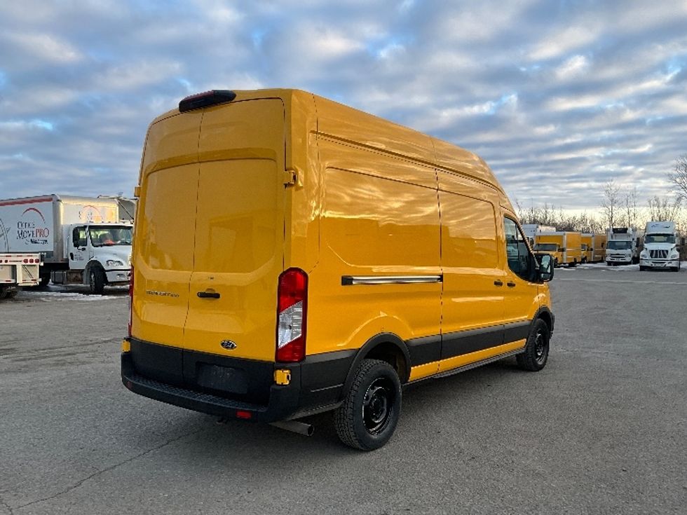 Cargo Van (Panel Van)-Light and Medium Duty Trucks-Ford-2021-Transit 250-Ottawa-ON-125,231\n\t\tkm-$ 38,500 - Image 12