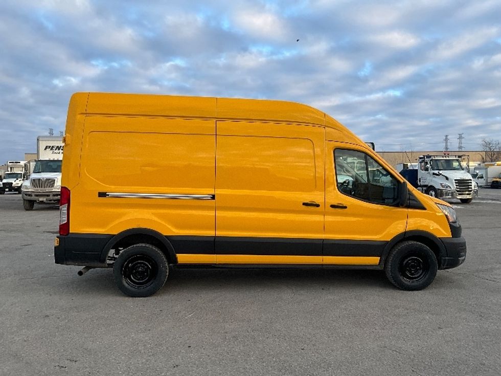 Cargo Van (Panel Van)-Light and Medium Duty Trucks-Ford-2021-Transit 250-Ottawa-ON-125,231\n\t\tkm-$ 38,500 - Image 14