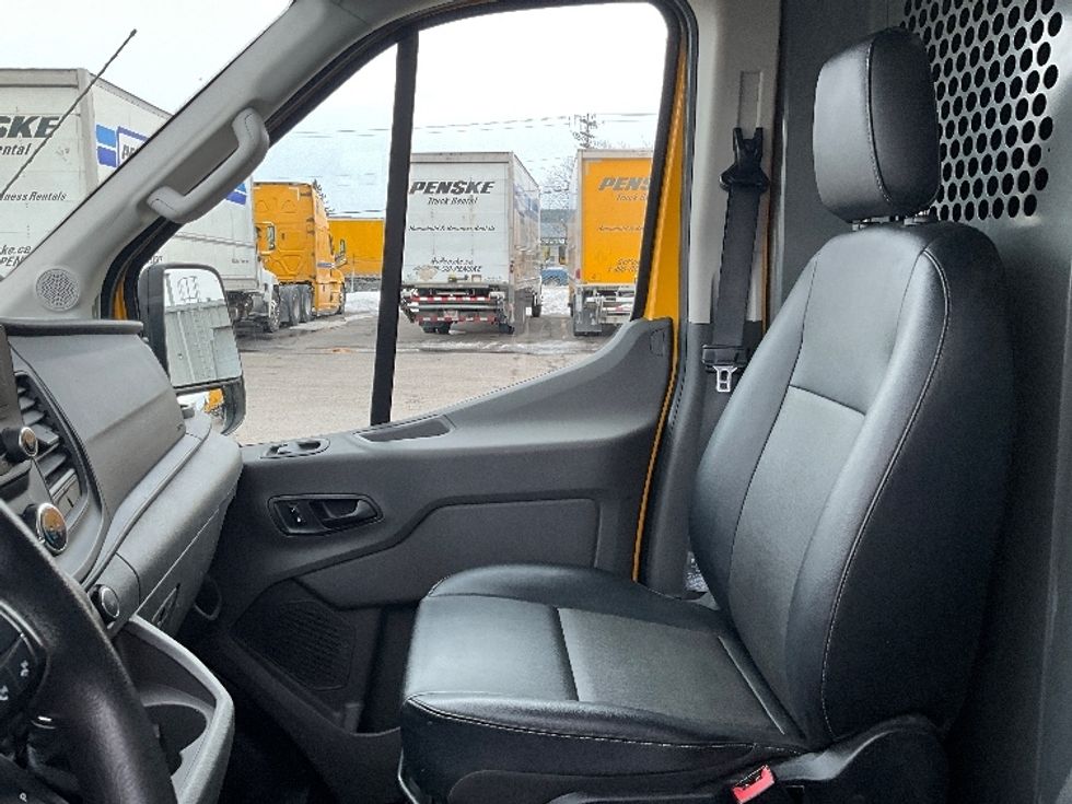 Cargo Van (Panel Van)-Light and Medium Duty Trucks-Ford-2021-Transit 250-Ottawa-ON-125,231\n\t\tkm-$ 38,500 - Image 18