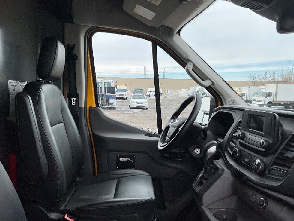 Cargo Van (Panel Van)-Light and Medium Duty Trucks-Ford-2021-Transit 250-Ottawa-ON-125,231\n\t\tkm-$ 38,500 - Image 21