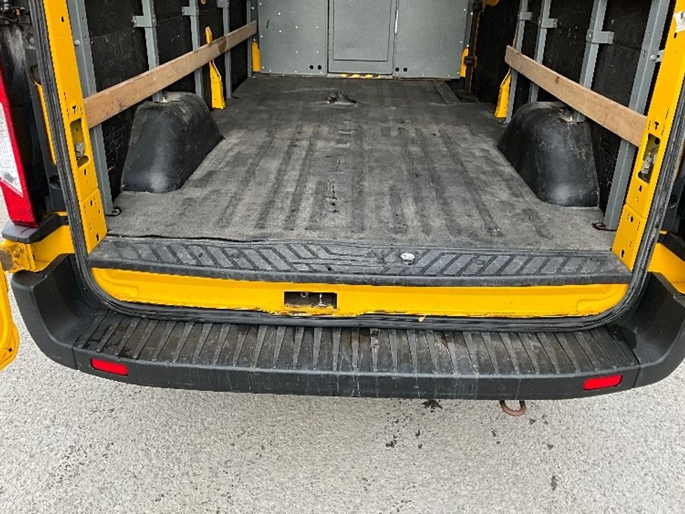 Cargo Van (Panel Van)-Light and Medium Duty Trucks-Ford-2021-Transit 250-Ottawa-ON-125,231\n\t\tkm-$ 38,500 - Image 9