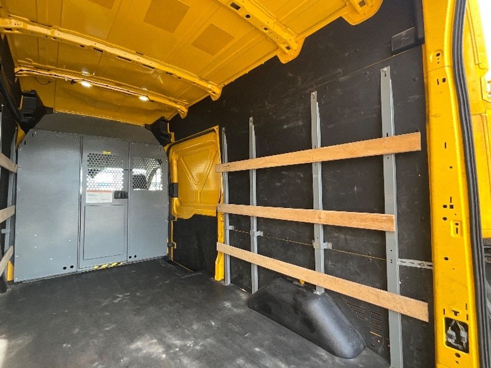 Cargo Van (Panel Van)-Light and Medium Duty Trucks-Ford-2021-Transit 250-Ottawa-ON-153,072\n\t\tkm-$ 36,750 - Image 11