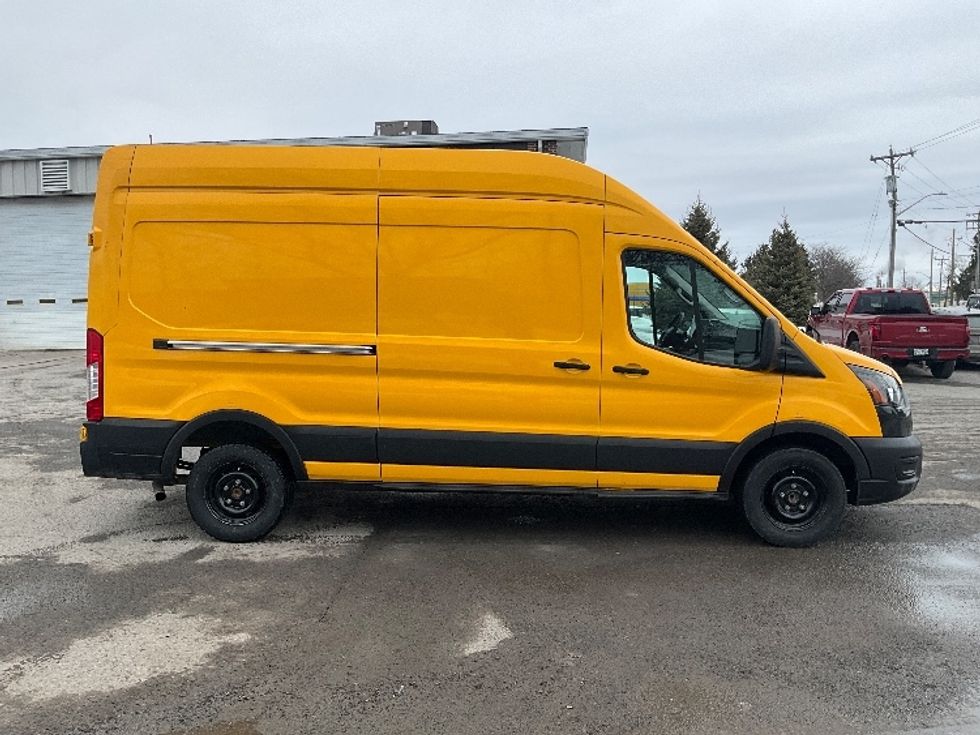 Cargo Van (Panel Van)-Light and Medium Duty Trucks-Ford-2021-Transit 250-Ottawa-ON-153,072\n\t\tkm-$ 36,750 - Image 14