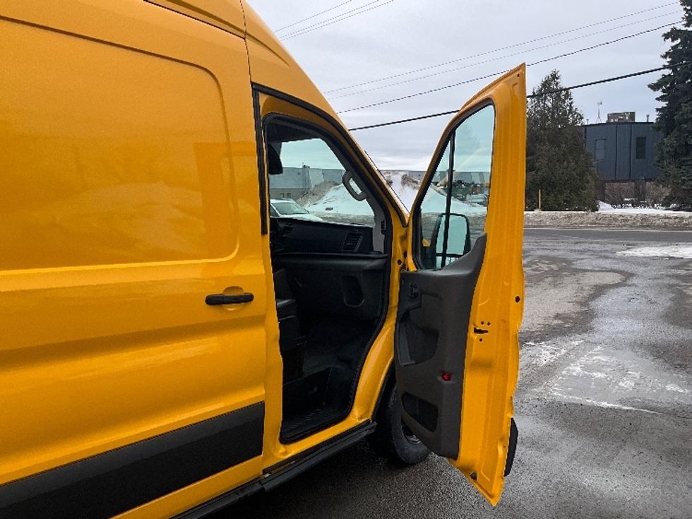 Cargo Van (Panel Van)-Light and Medium Duty Trucks-Ford-2021-Transit 250-Ottawa-ON-153,072\n\t\tkm-$ 36,750 - Image 19