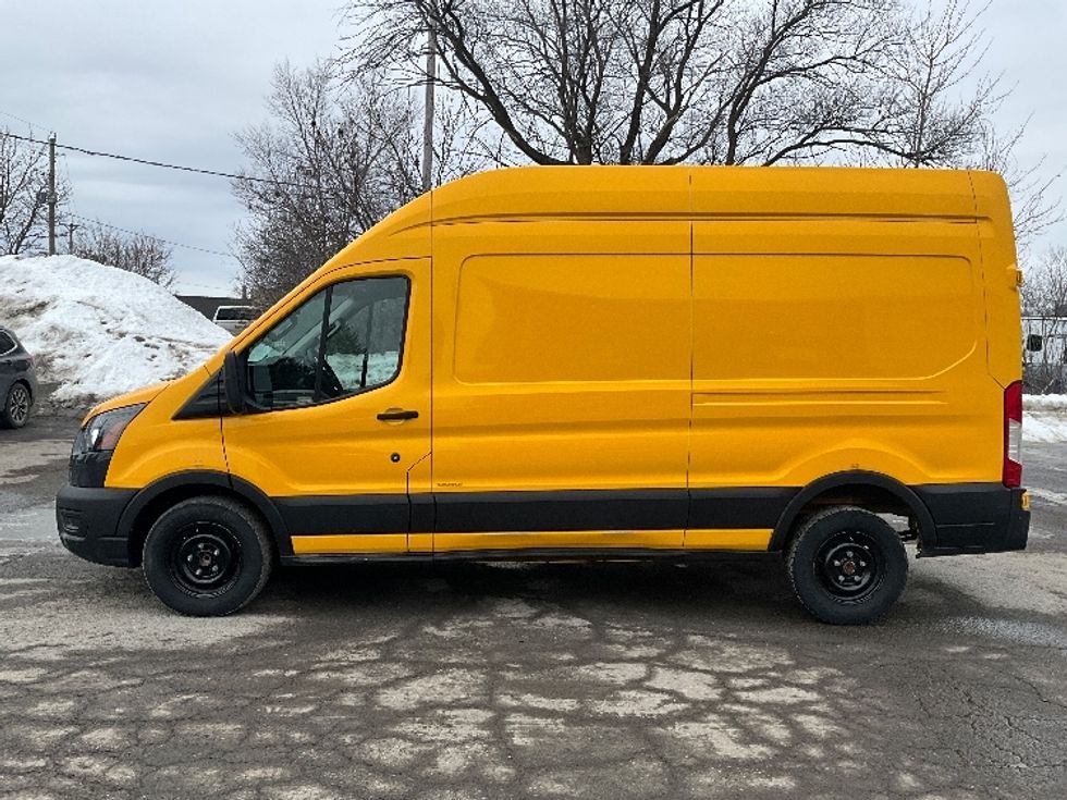 Cargo Van (Panel Van)-Light and Medium Duty Trucks-Ford-2021-Transit 250-Ottawa-ON-153,072\n\t\tkm-$ 36,750 - Image 4