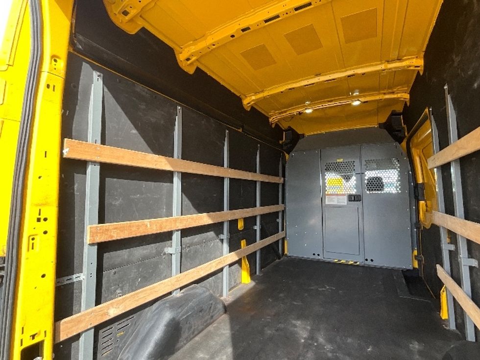 Cargo Van (Panel Van)-Light and Medium Duty Trucks-Ford-2021-Transit 250-Ottawa-ON-153,072\n\t\tkm-$ 36,750 - Image 8