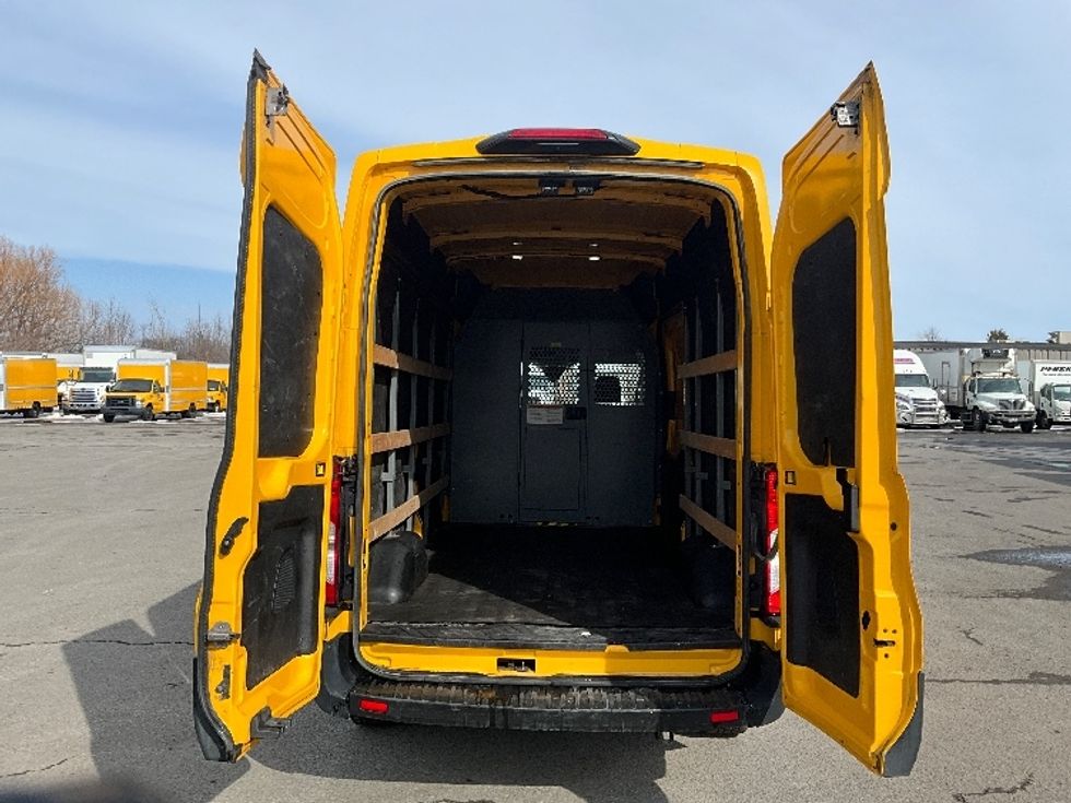 Cargo Van (Panel Van)-Light and Medium Duty Trucks-Ford-2021-Transit 250-Ottawa-ON-153,072\n\t\tkm-$ 36,750 - Image 9