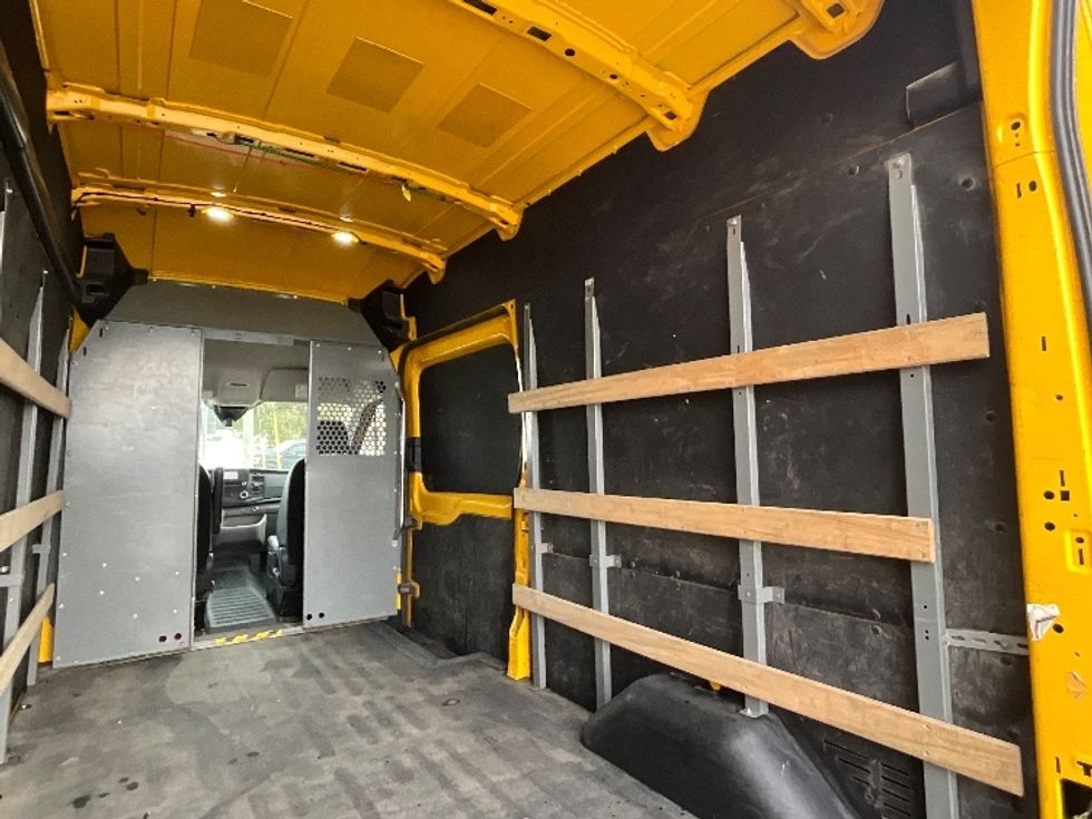 Cargo Van (Panel Van)-Light and Medium Duty Trucks-Ford-2021-Transit 250-Ottawa-ON-201,955\n\t\tkm-$ 32,750 - Image 11