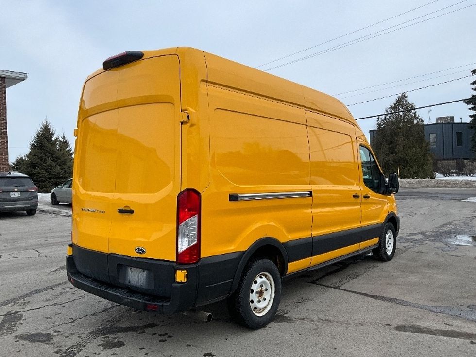 Cargo Van (Panel Van)-Light and Medium Duty Trucks-Ford-2021-Transit 250-Ottawa-ON-201,955\n\t\tkm-$ 32,750 - Image 12