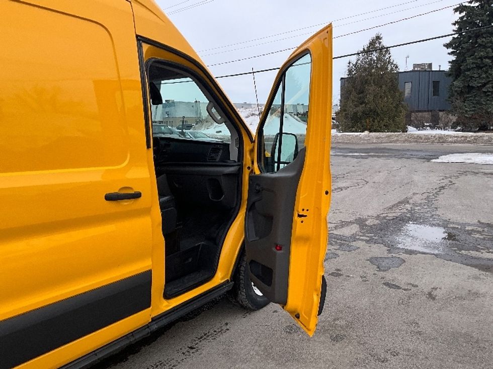 Cargo Van (Panel Van)-Light and Medium Duty Trucks-Ford-2021-Transit 250-Ottawa-ON-201,955\n\t\tkm-$ 32,750 - Image 19