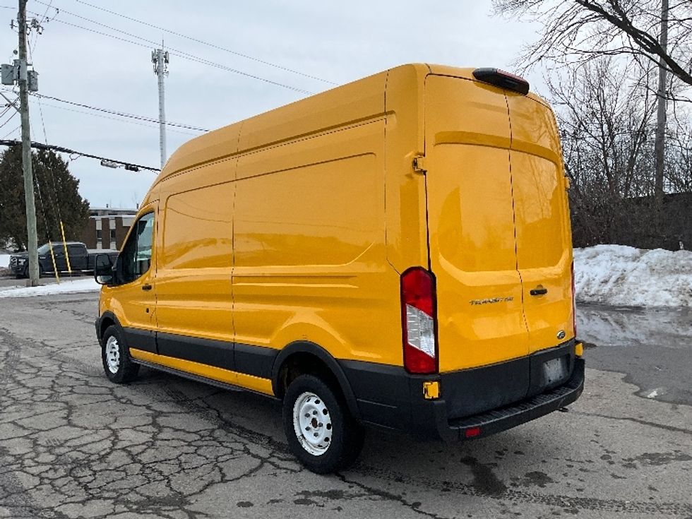 Cargo Van (Panel Van)-Light and Medium Duty Trucks-Ford-2021-Transit 250-Ottawa-ON-201,955\n\t\tkm-$ 32,750 - Image 6