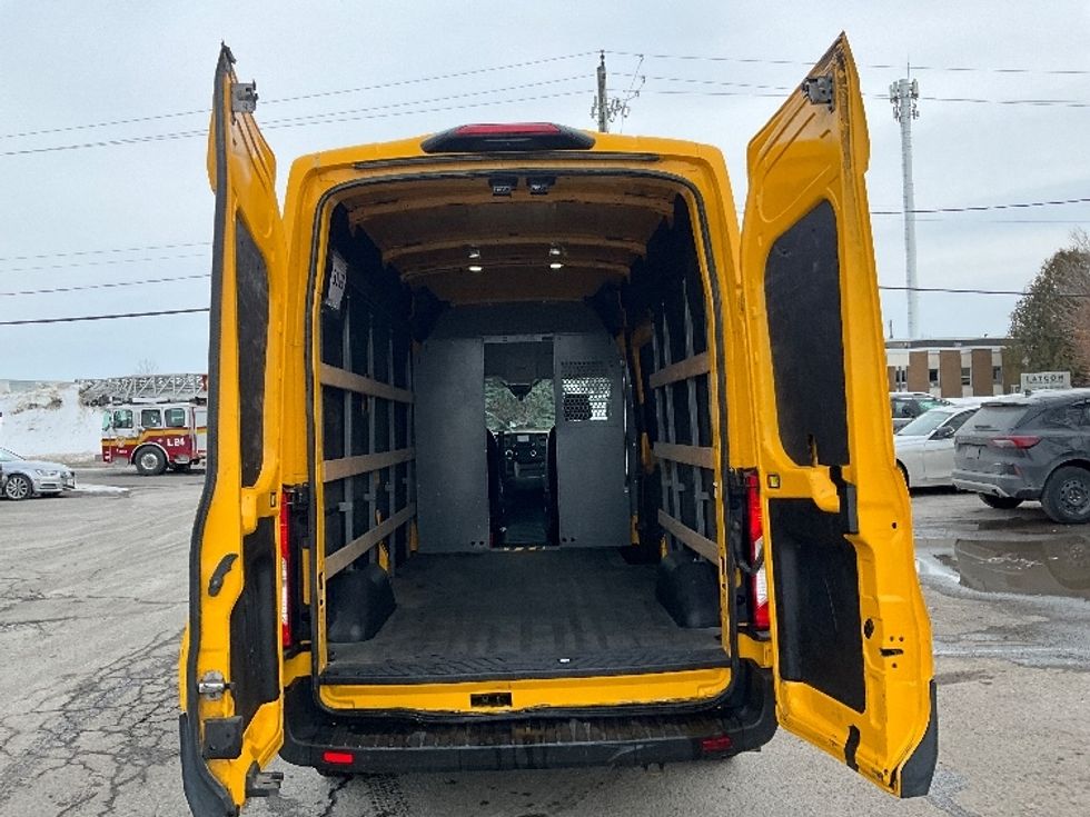 Cargo Van (Panel Van)-Light and Medium Duty Trucks-Ford-2021-Transit 250-Ottawa-ON-201,955\n\t\tkm-$ 32,750 - Image 8