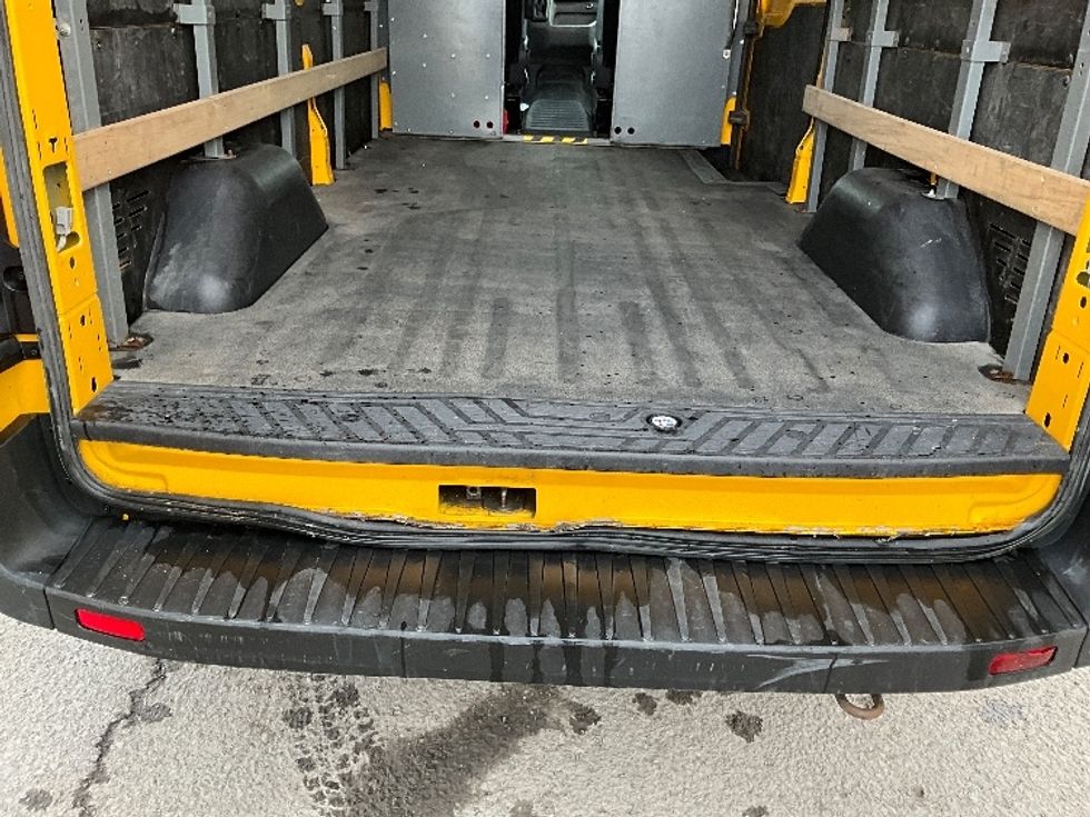 Cargo Van (Panel Van)-Light and Medium Duty Trucks-Ford-2021-Transit 250-Ottawa-ON-201,955\n\t\tkm-$ 32,750 - Image 9