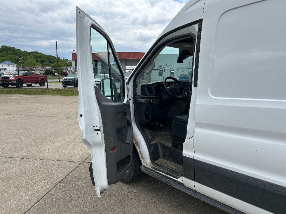 Cargo Van (Panel Van)-Light and Medium Duty Trucks-Ford-2021-Transit 250-Parkersburg-WV-70,570\n\t\tmiles-$ 35,000 - Image 16