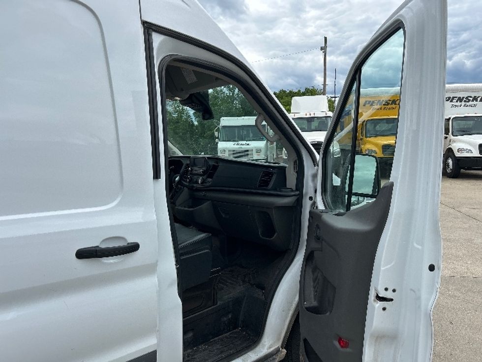 Cargo Van (Panel Van)-Light and Medium Duty Trucks-Ford-2021-Transit 250-Parkersburg-WV-70,570\n\t\tmiles-$ 35,000 - Image 20