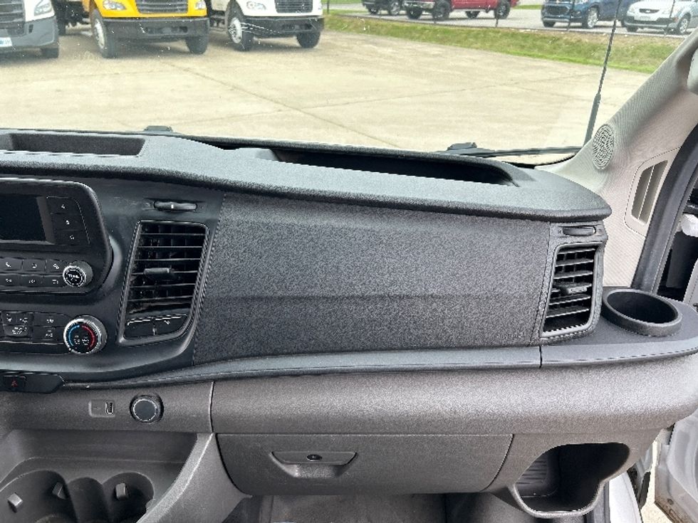 Cargo Van (Panel Van)-Light and Medium Duty Trucks-Ford-2021-Transit 250-Parkersburg-WV-70,570\n\t\tmiles-$ 35,000 - Image 21
