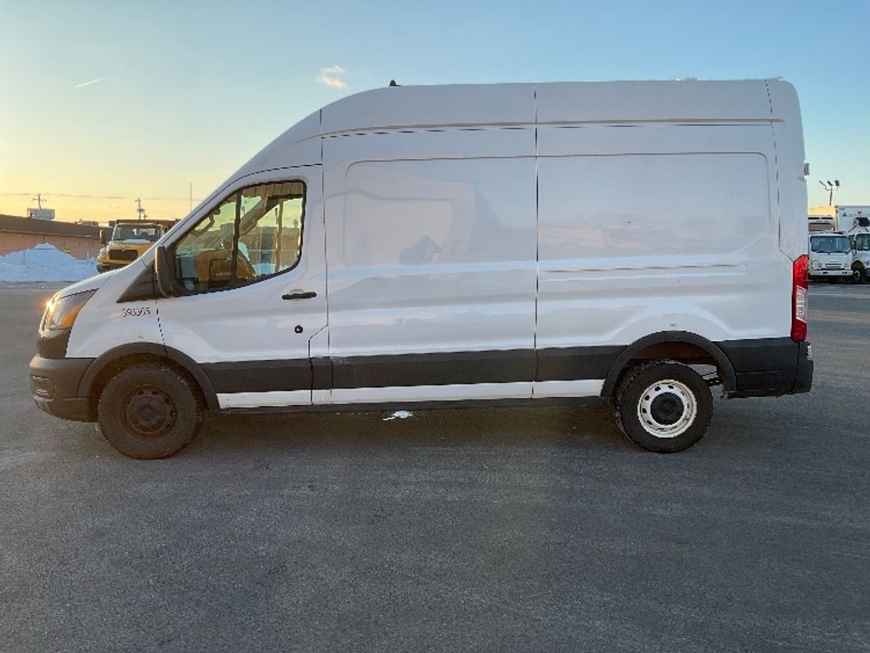 Cargo Van (Panel Van)-Light and Medium Duty Trucks-Ford-2021-Transit 250-Philadelphia-PA-138,667\n\t\tmiles-$ 27,750 - Image 4
