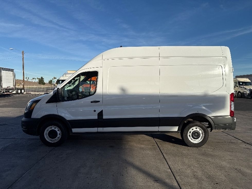 Cargo Van (Panel Van)-Light and Medium Duty Trucks-Ford-2021-Transit 250-Phoenix-AZ-107,937\n\t\tmiles-$ 32,750 - Image 4