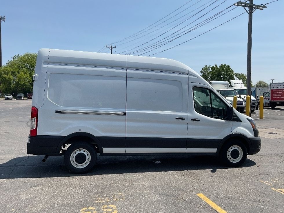 Cargo Van (Panel Van)-Light and Medium Duty Trucks-Ford-2021-Transit 250-Plymouth-MI-87,447\n\t\tmiles-$ 33,750 - Image 15