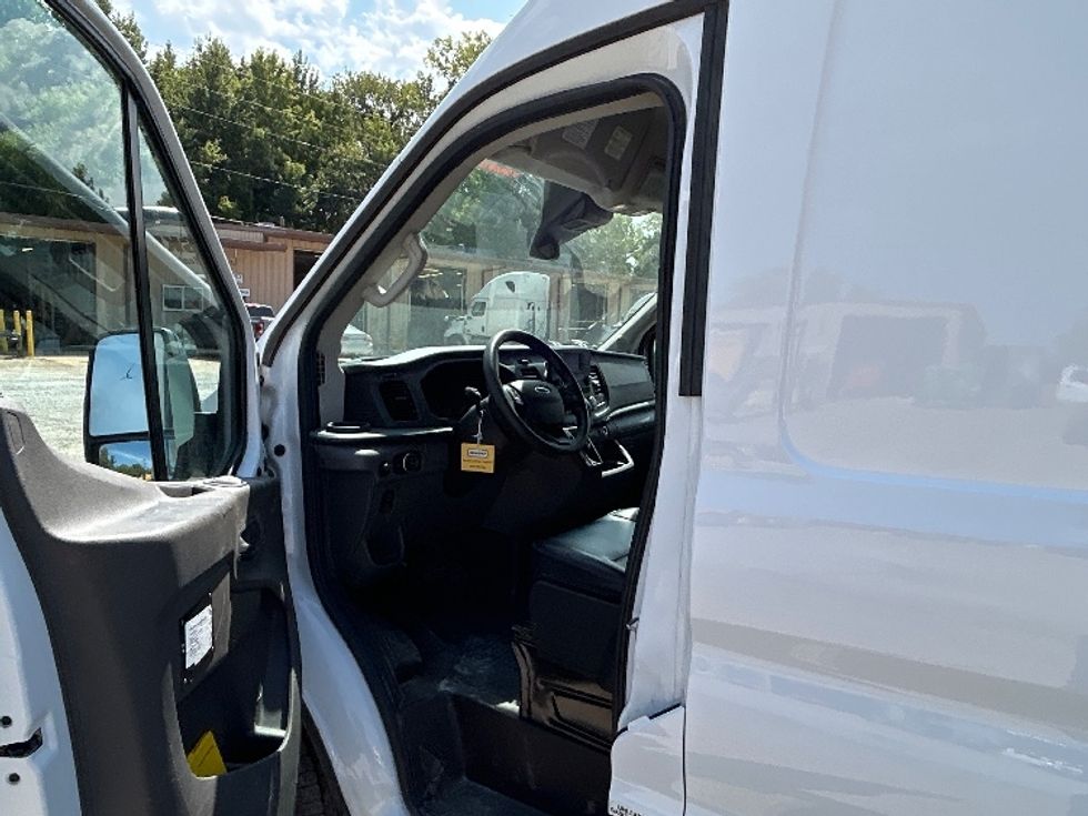 2021 Ford Transit photo 10