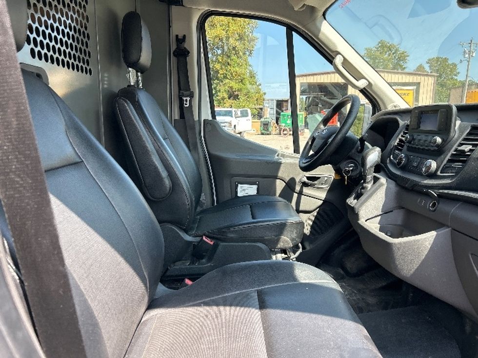 2021 Ford Transit photo 15
