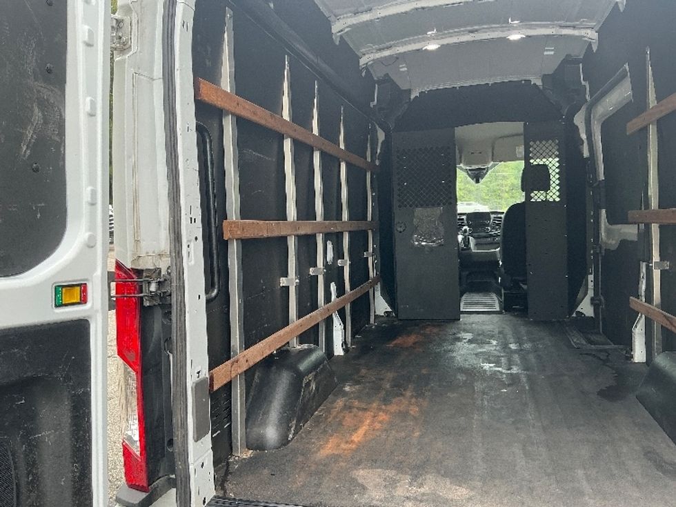 Cargo Van (Panel Van)-Light and Medium Duty Trucks-Ford-2021-Transit 250-Prince George-VA-182,600\n\t\tmiles-$ 23,750 - Image 11