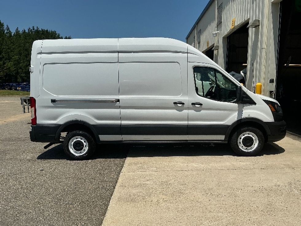 Cargo Van (Panel Van)-Light and Medium Duty Trucks-Ford-2021-Transit 250-Prince George-VA-182,600\n\t\tmiles-$ 23,750 - Image 15