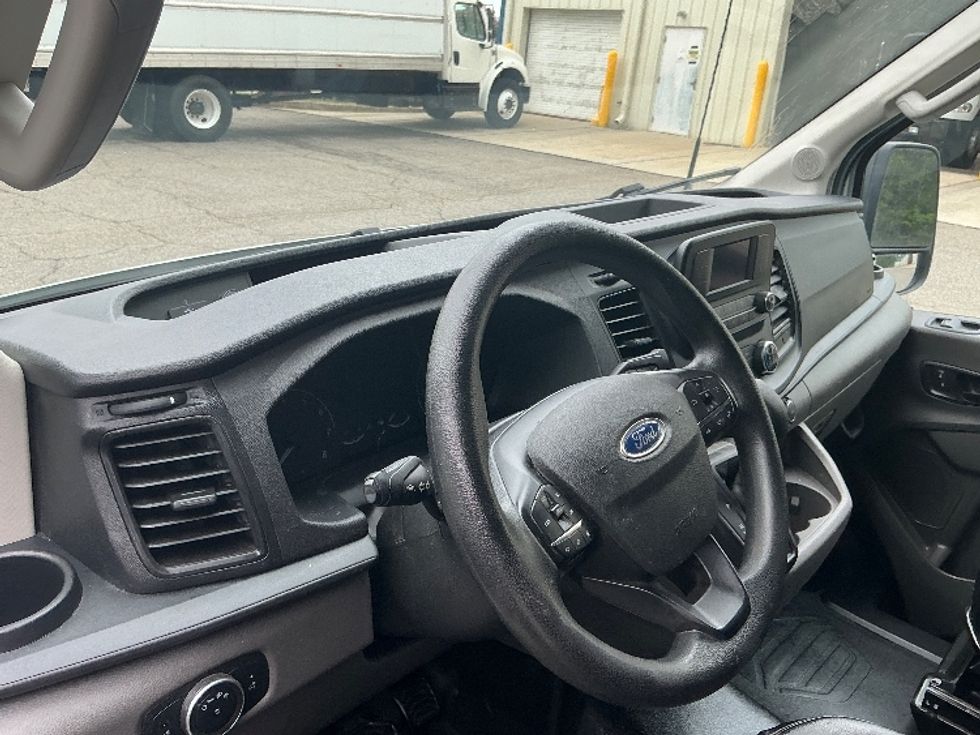 Cargo Van (Panel Van)-Light and Medium Duty Trucks-Ford-2021-Transit 250-Prince George-VA-182,600\n\t\tmiles-$ 23,750 - Image 18