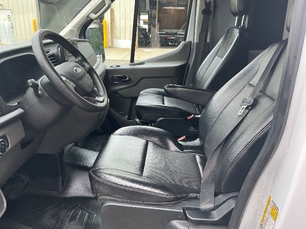 Cargo Van (Panel Van)-Light and Medium Duty Trucks-Ford-2021-Transit 250-Prince George-VA-182,600\n\t\tmiles-$ 23,750 - Image 19