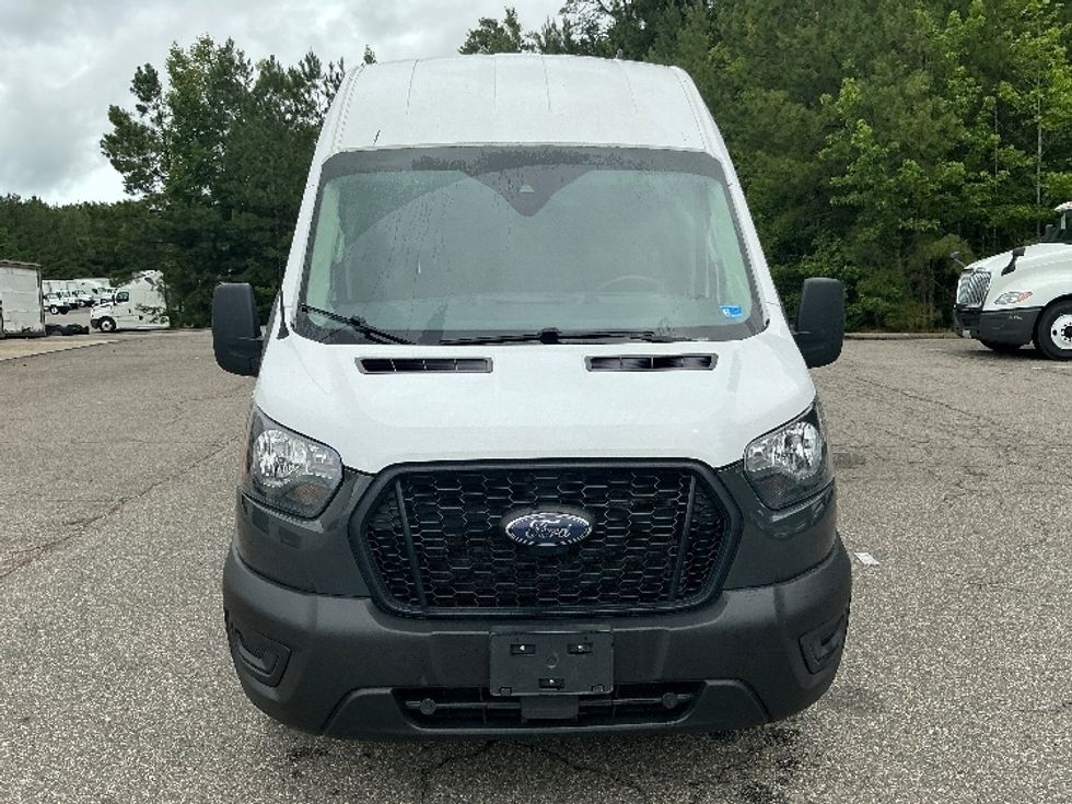 Cargo Van (Panel Van)-Light and Medium Duty Trucks-Ford-2021-Transit 250-Prince George-VA-182,600\n\t\tmiles-$ 23,750 - Image 2