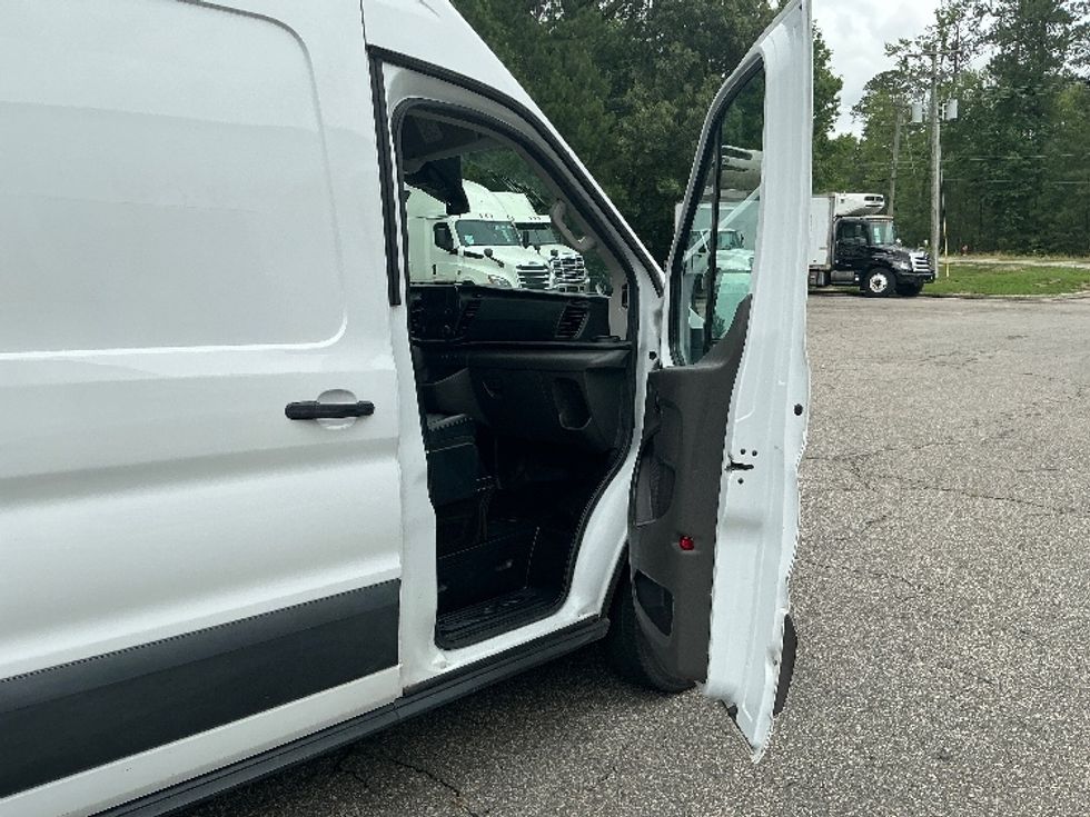 Cargo Van (Panel Van)-Light and Medium Duty Trucks-Ford-2021-Transit 250-Prince George-VA-182,600\n\t\tmiles-$ 23,750 - Image 20