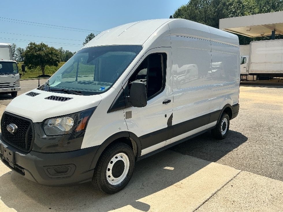 Cargo Van (Panel Van)-Light and Medium Duty Trucks-Ford-2021-Transit 250-Prince George-VA-182,600\n\t\tmiles-$ 23,750 - Image 3