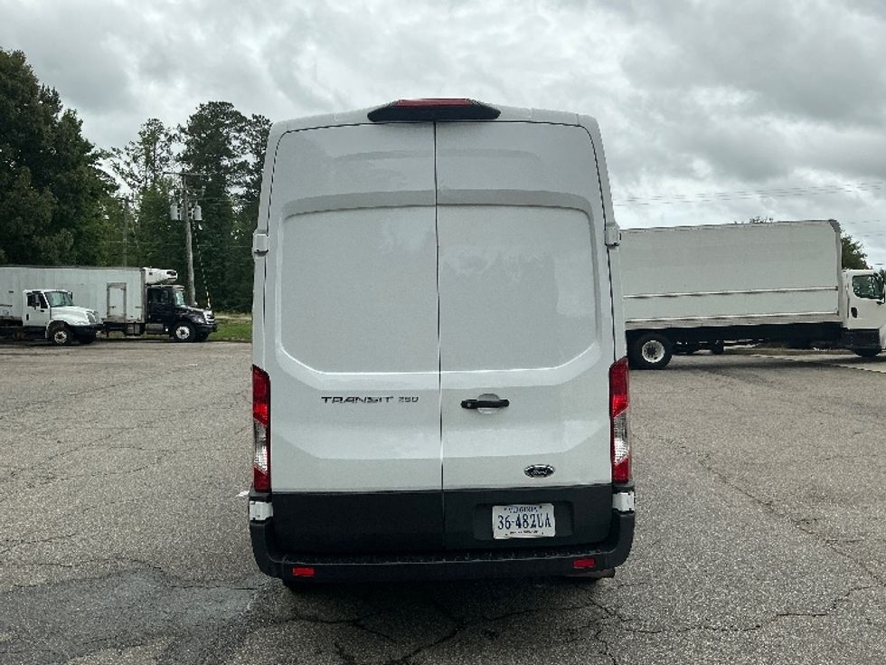 Cargo Van (Panel Van)-Light and Medium Duty Trucks-Ford-2021-Transit 250-Prince George-VA-182,600\n\t\tmiles-$ 23,750 - Image 7