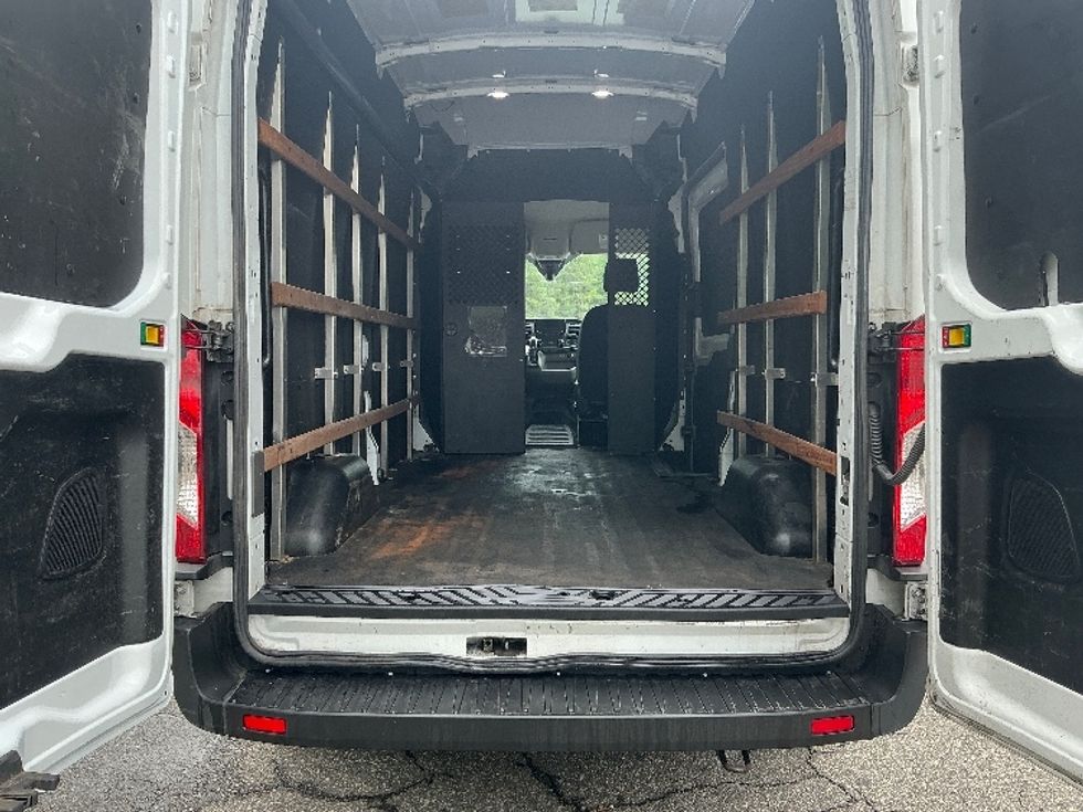 Cargo Van (Panel Van)-Light and Medium Duty Trucks-Ford-2021-Transit 250-Prince George-VA-182,600\n\t\tmiles-$ 23,750 - Image 9