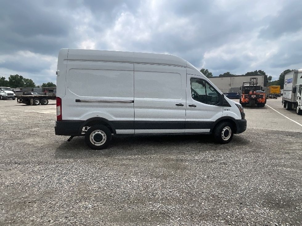 Cargo Van (Panel Van)-Light and Medium Duty Trucks-Ford-2021-Transit 250-Prince George-VA-62,624\n\t\tmiles-$ 37,250 - Image 15