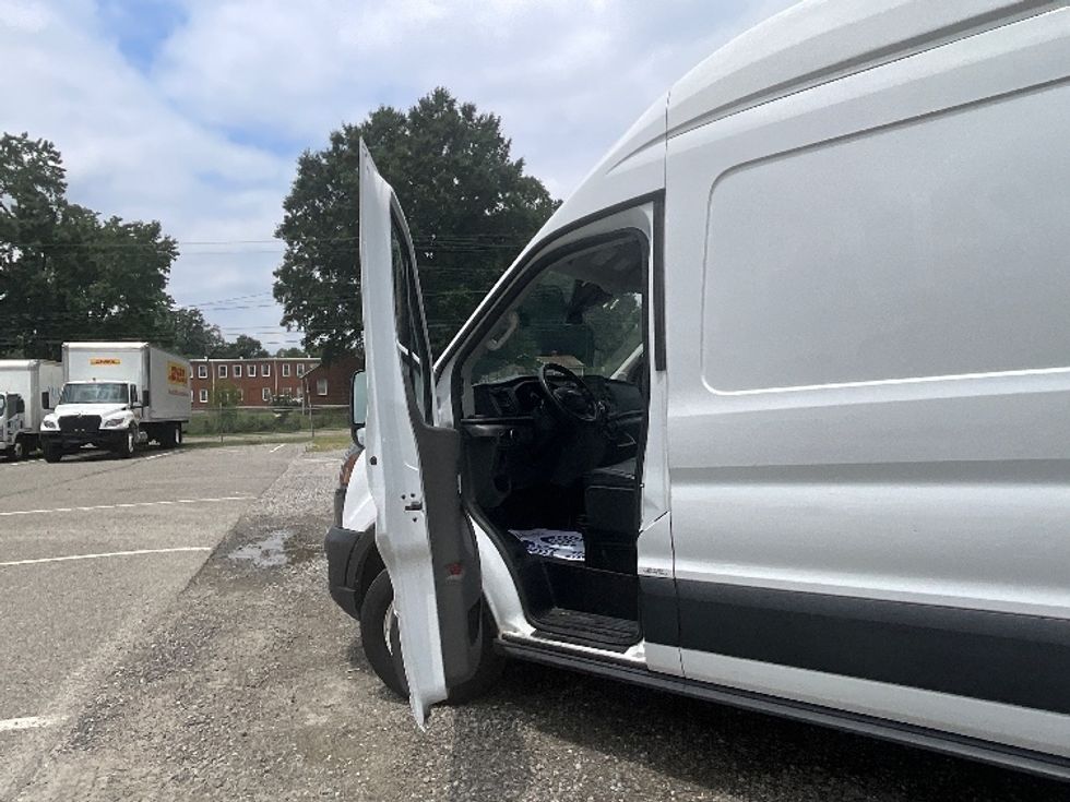 Cargo Van (Panel Van)-Light and Medium Duty Trucks-Ford-2021-Transit 250-Prince George-VA-62,624\n\t\tmiles-$ 37,250 - Image 16