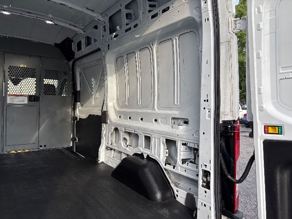 Cargo Van (Panel Van)-Light and Medium Duty Trucks-Ford-2021-Transit 250-Prince George-VA-65,369\n\t\tmiles-$ 43,000 - Image 12