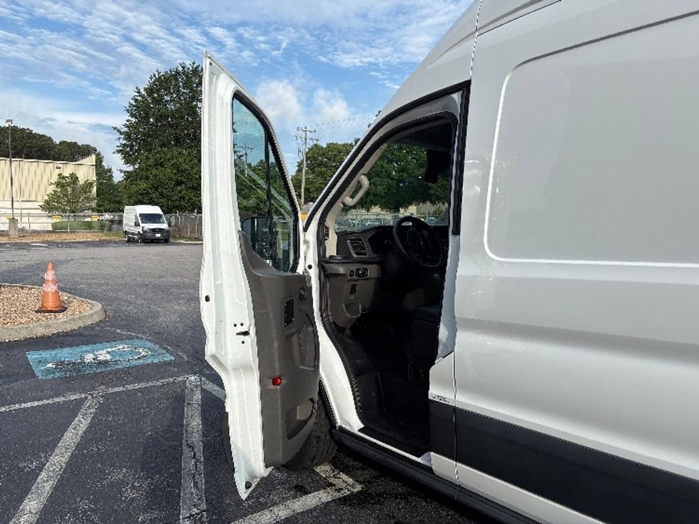 Cargo Van (Panel Van)-Light and Medium Duty Trucks-Ford-2021-Transit 250-Prince George-VA-65,369\n\t\tmiles-$ 43,000 - Image 16