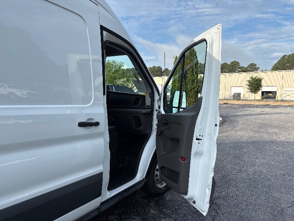 Cargo Van (Panel Van)-Light and Medium Duty Trucks-Ford-2021-Transit 250-Prince George-VA-65,369\n\t\tmiles-$ 43,000 - Image 20