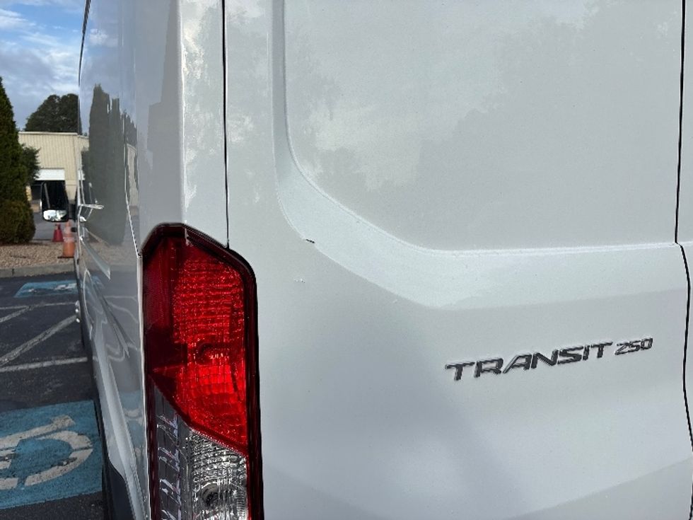 Cargo Van (Panel Van)-Light and Medium Duty Trucks-Ford-2021-Transit 250-Prince George-VA-65,369\n\t\tmiles-$ 43,000 - Image 25