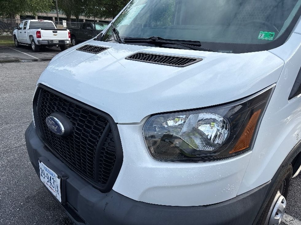 Cargo Van (Panel Van)-Light and Medium Duty Trucks-Ford-2021-Transit 250-Prince George-VA-65,369\n\t\tmiles-$ 43,000 - Image 26