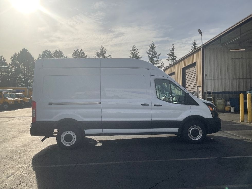 Cargo Van (Panel Van)-Light and Medium Duty Trucks-Ford-2021-Transit 250-Redmond-WA-79,844\n\t\tmiles-$ 35,750 - Image 14