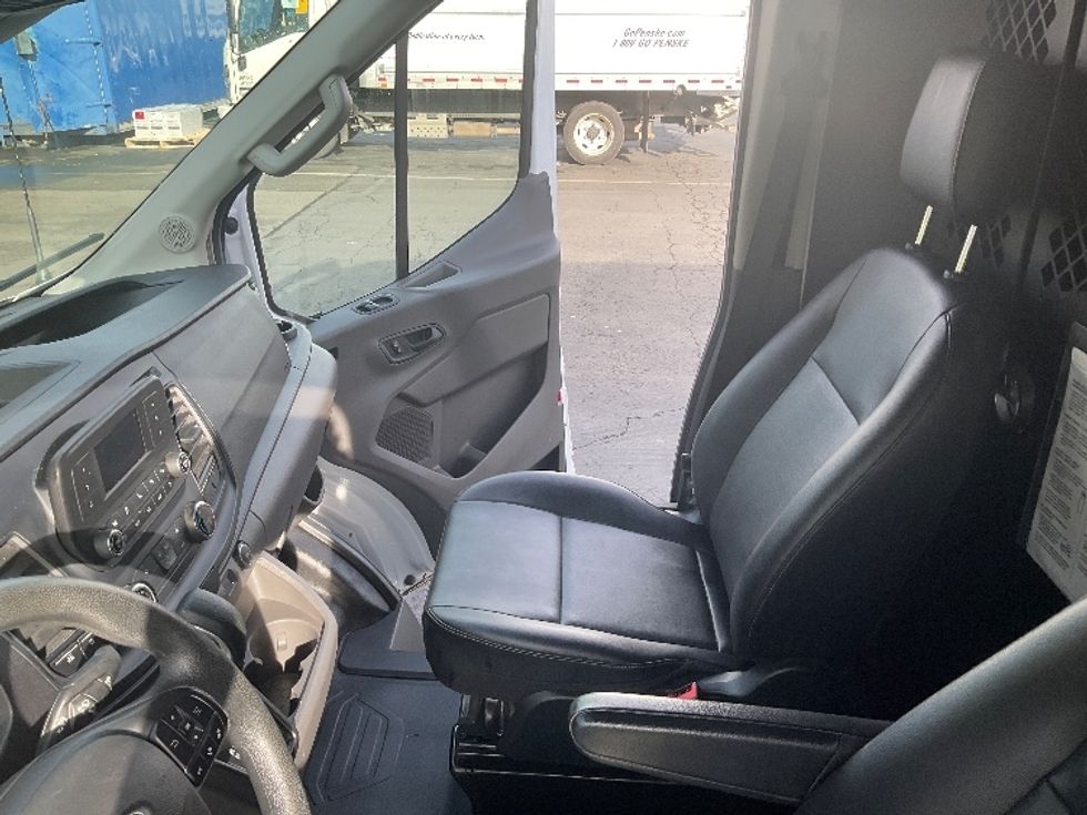Cargo Van (Panel Van)-Light and Medium Duty Trucks-Ford-2021-Transit 250-Redmond-WA-79,844\n\t\tmiles-$ 35,750 - Image 18