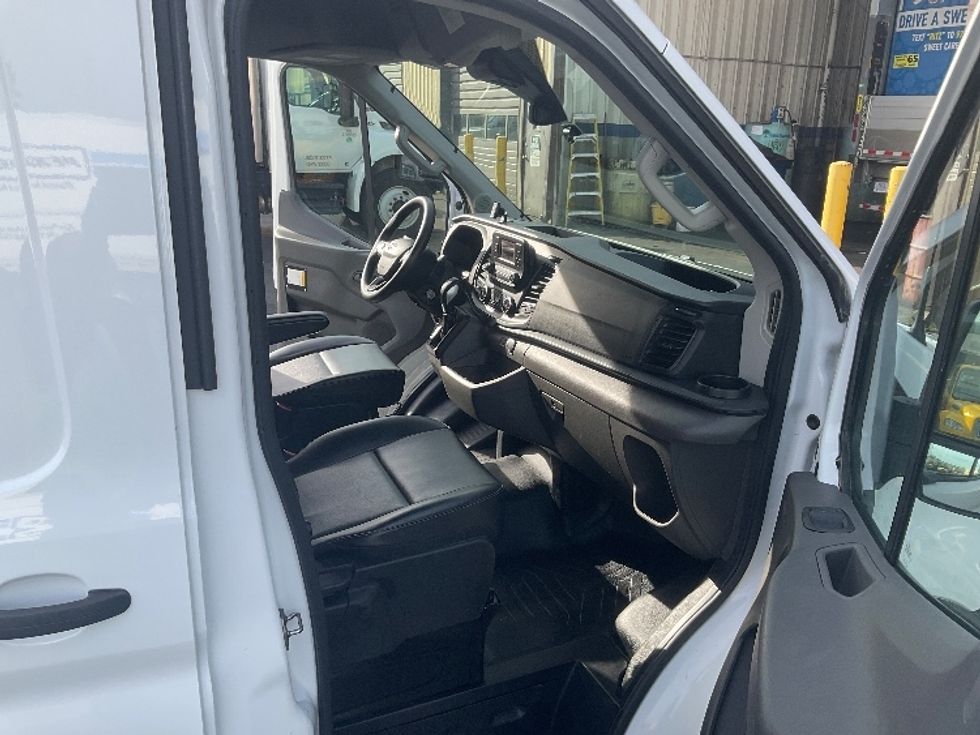 Cargo Van (Panel Van)-Light and Medium Duty Trucks-Ford-2021-Transit 250-Redmond-WA-79,844\n\t\tmiles-$ 35,750 - Image 19
