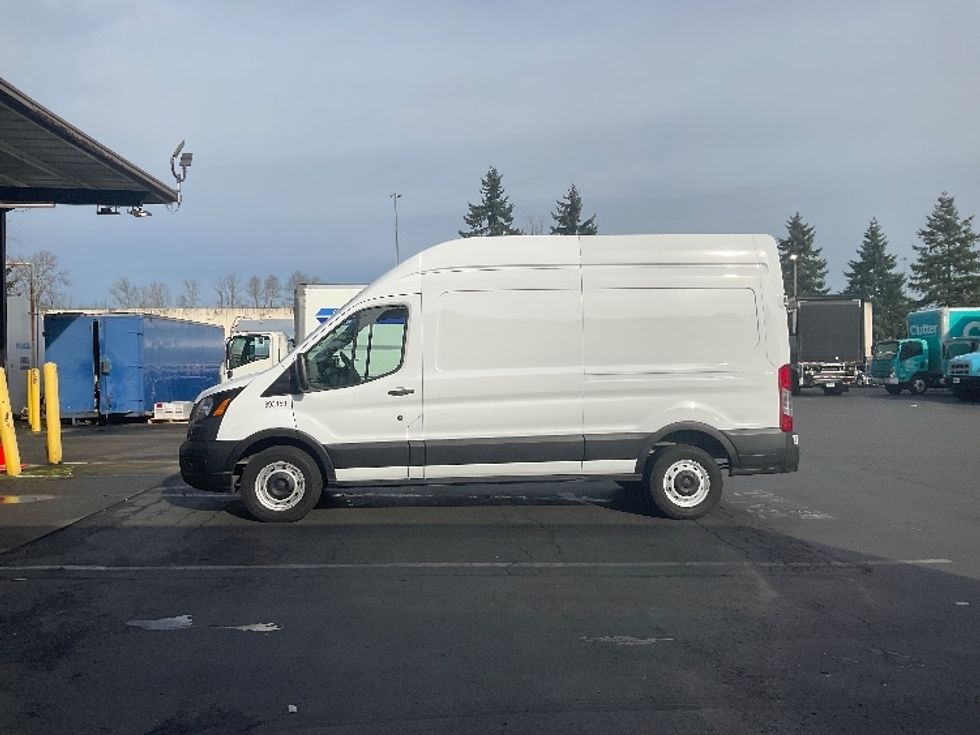 Cargo Van (Panel Van)-Light and Medium Duty Trucks-Ford-2021-Transit 250-Redmond-WA-79,844\n\t\tmiles-$ 35,750 - Image 4