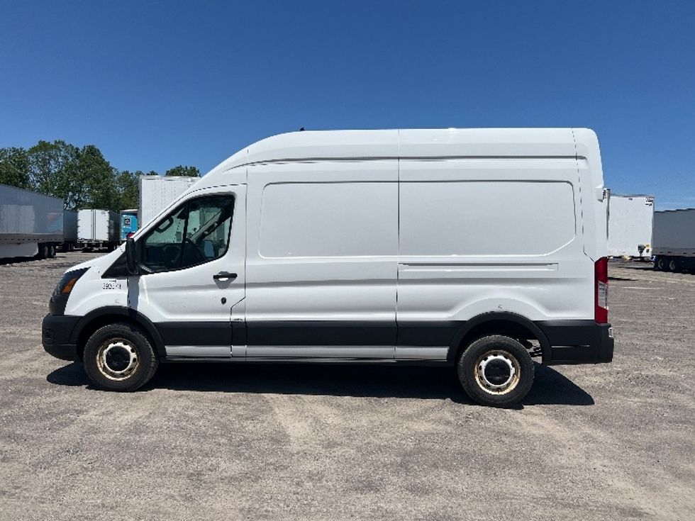 Cargo Van (Panel Van)-Light and Medium Duty Trucks-Ford-2021-Transit 250-Rochester-NY-101,750\n\t\tmiles-$ 33,250 - Image 4